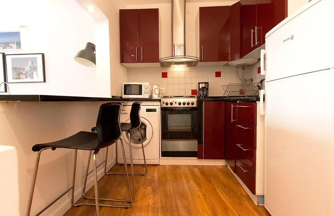 Typical Tailor Made Flat In Central Graca-1